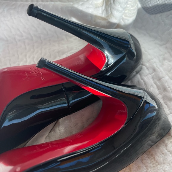 Christian Louboutin patent leather black heels 8.5 - Picture 8 of 10